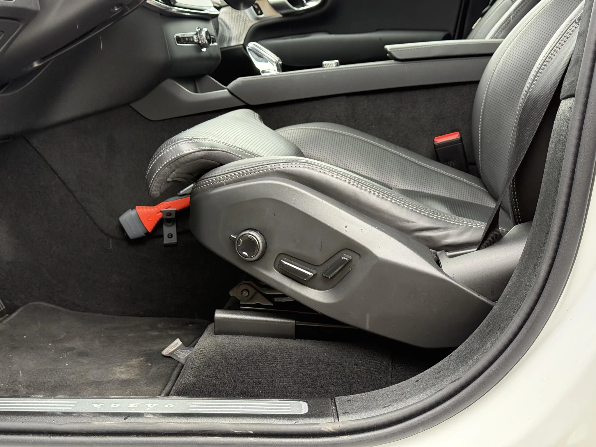 Volvo XC90 T8 Plug-in hybrid AWD Ultra Dark