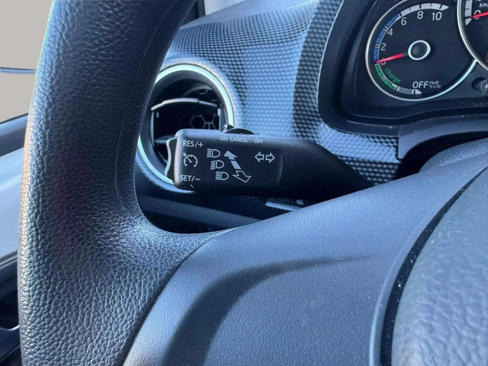 Volkswagen-e-up!-image-14