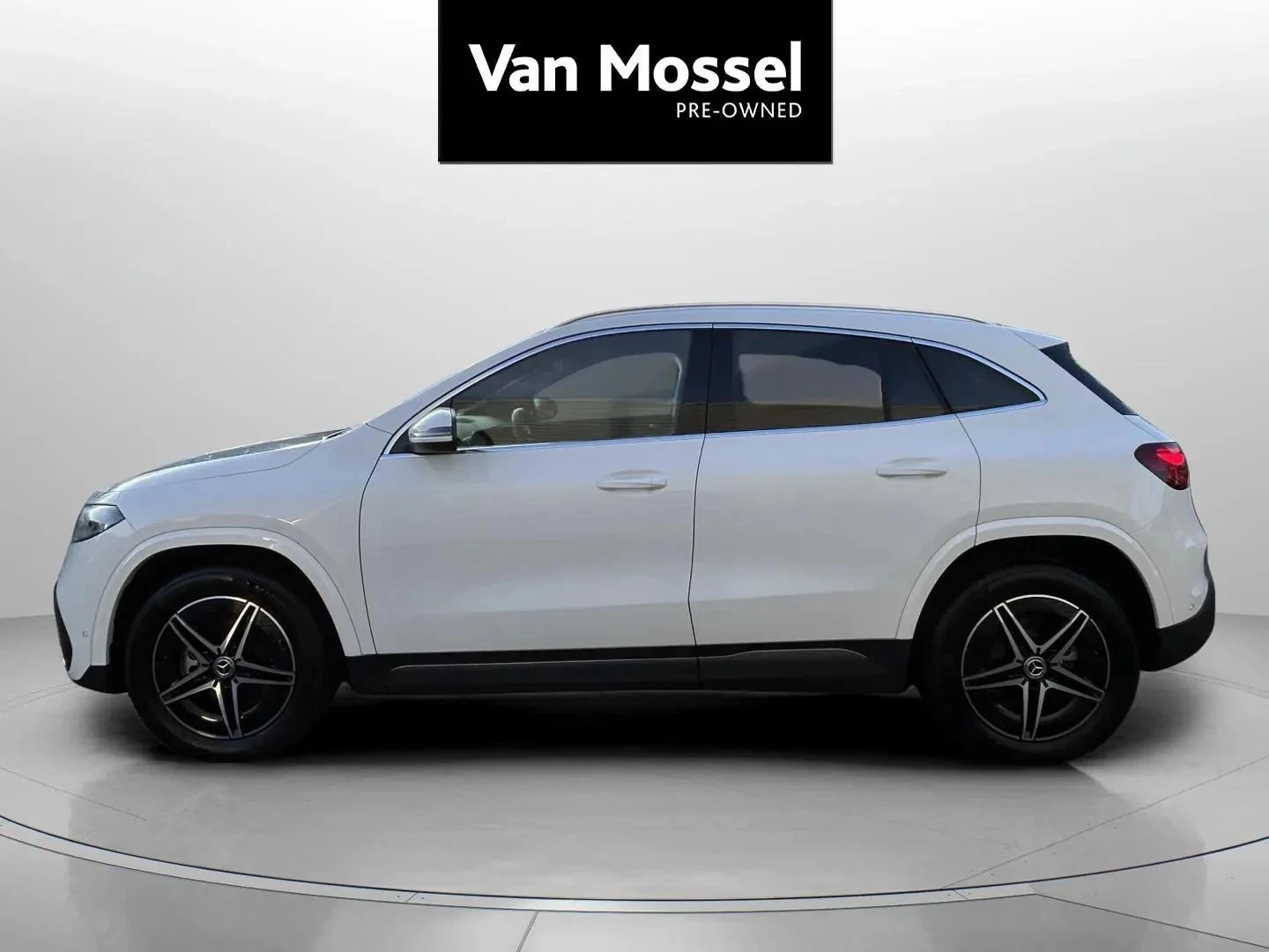 Mercedes-Benz-EQA-image-8