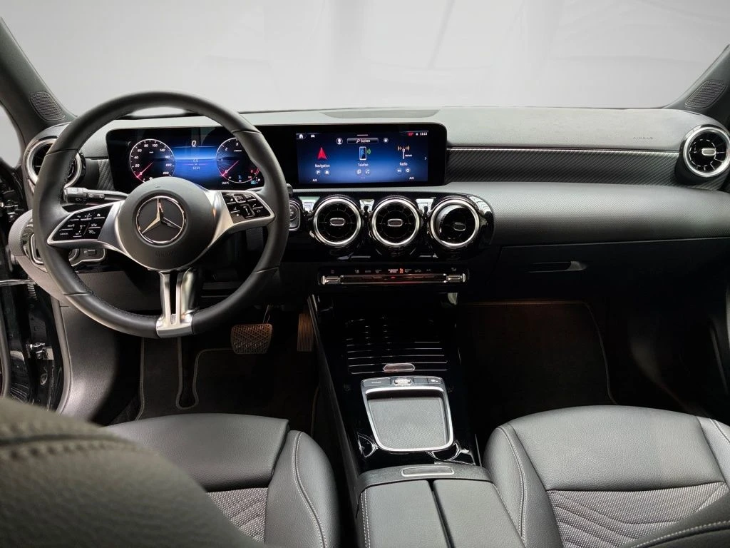 Mercedes-Benz-A-Klasse 180 d-image-11