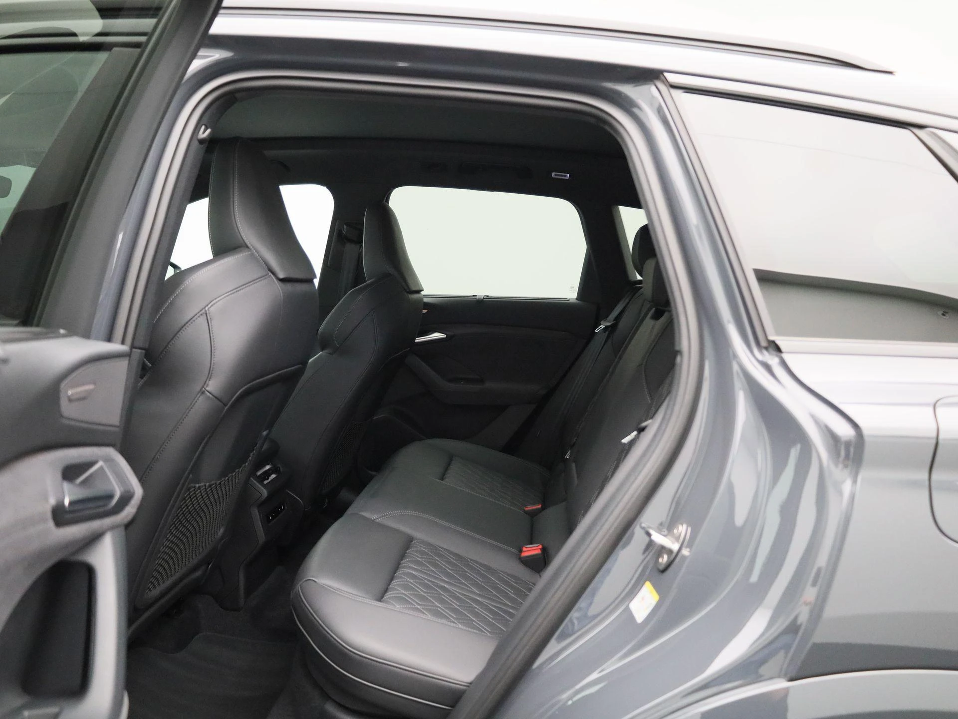 Audi-Q6 e-tron-image-9