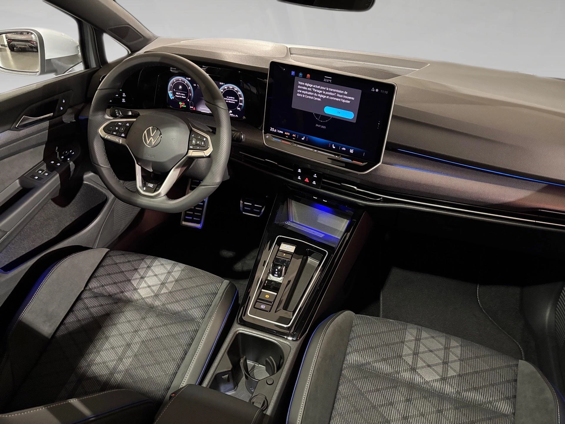 Volkswagen-Golf-image-14