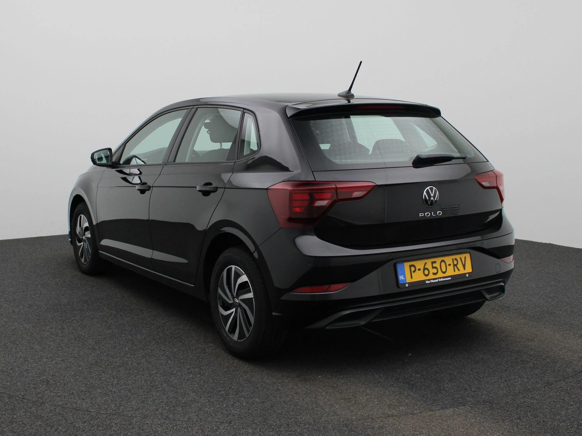 Volkswagen-Polo-image-1