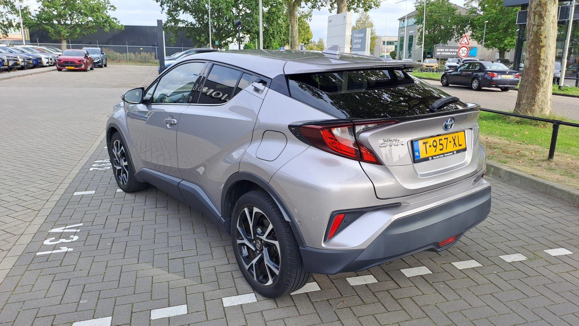 Toyota-C-HR-image-2