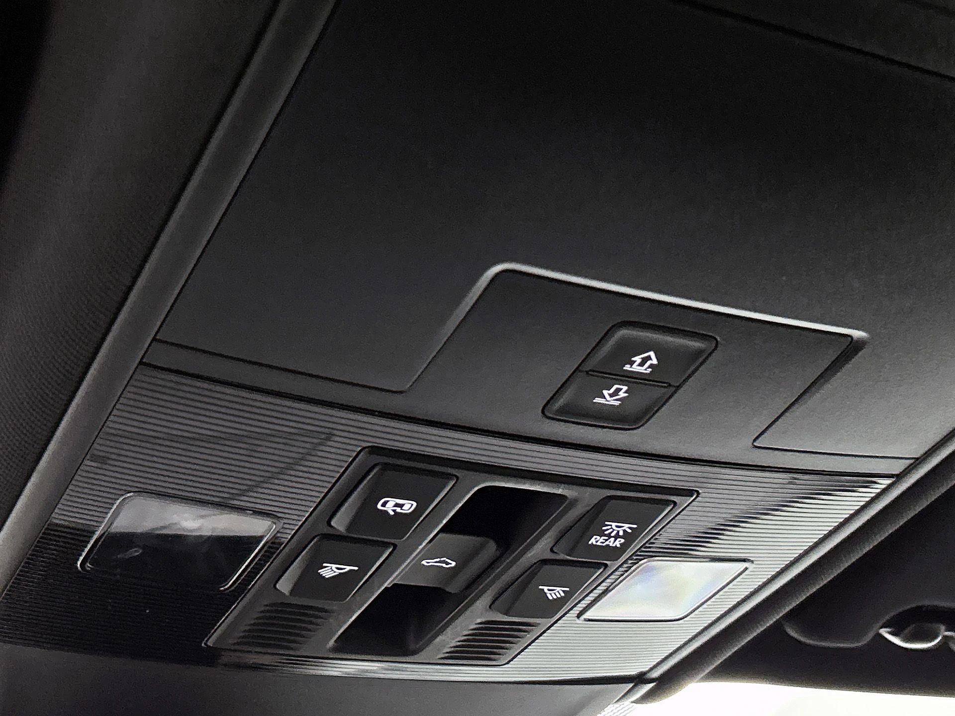 Volkswagen-Tiguan-image-18