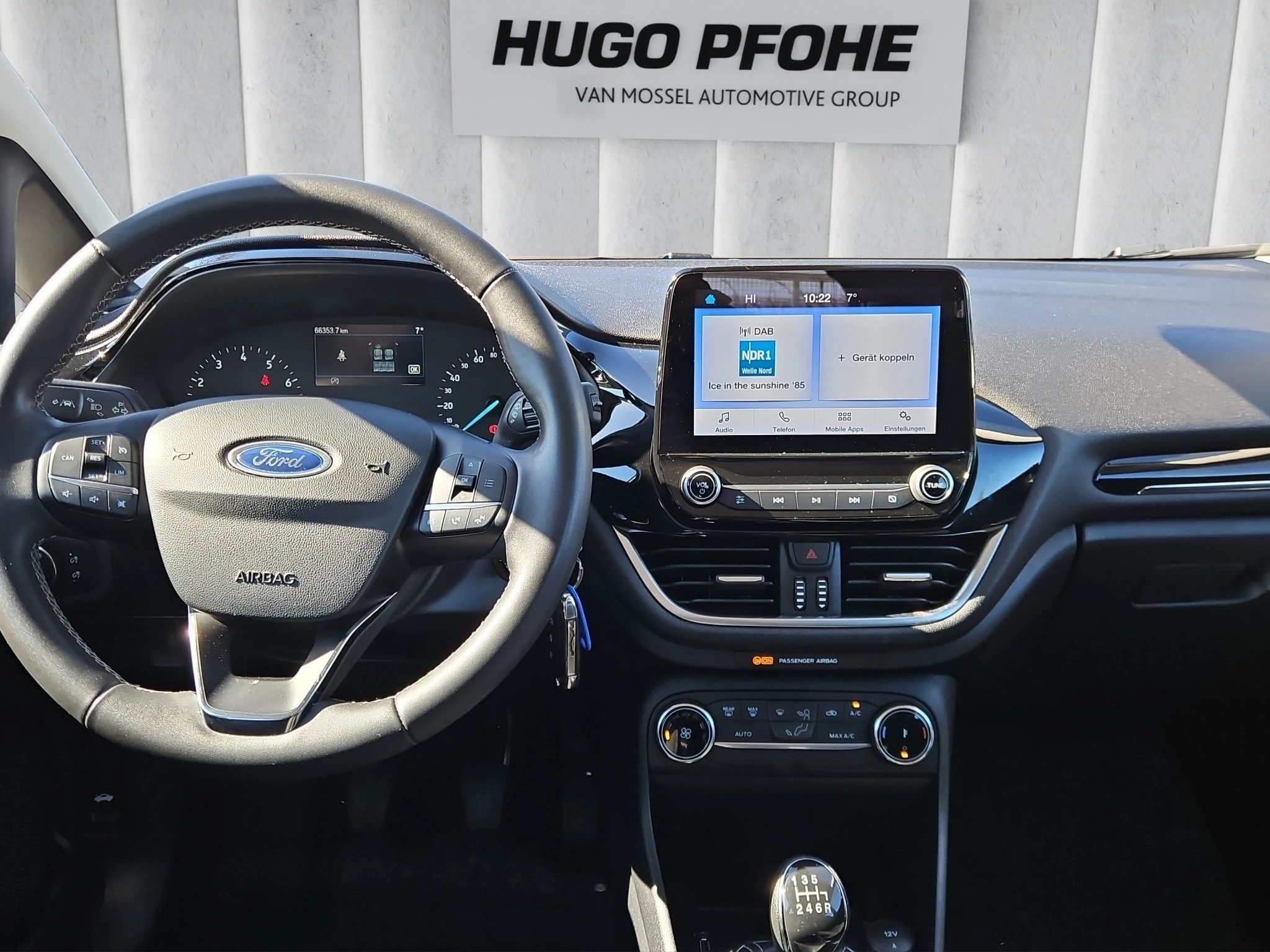 Ford Fiesta Titanium LED | KLIMAAUTOMATIK | PDC | BT
