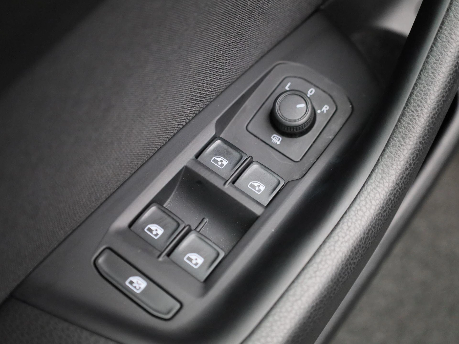 Volkswagen-Passat-image-29
