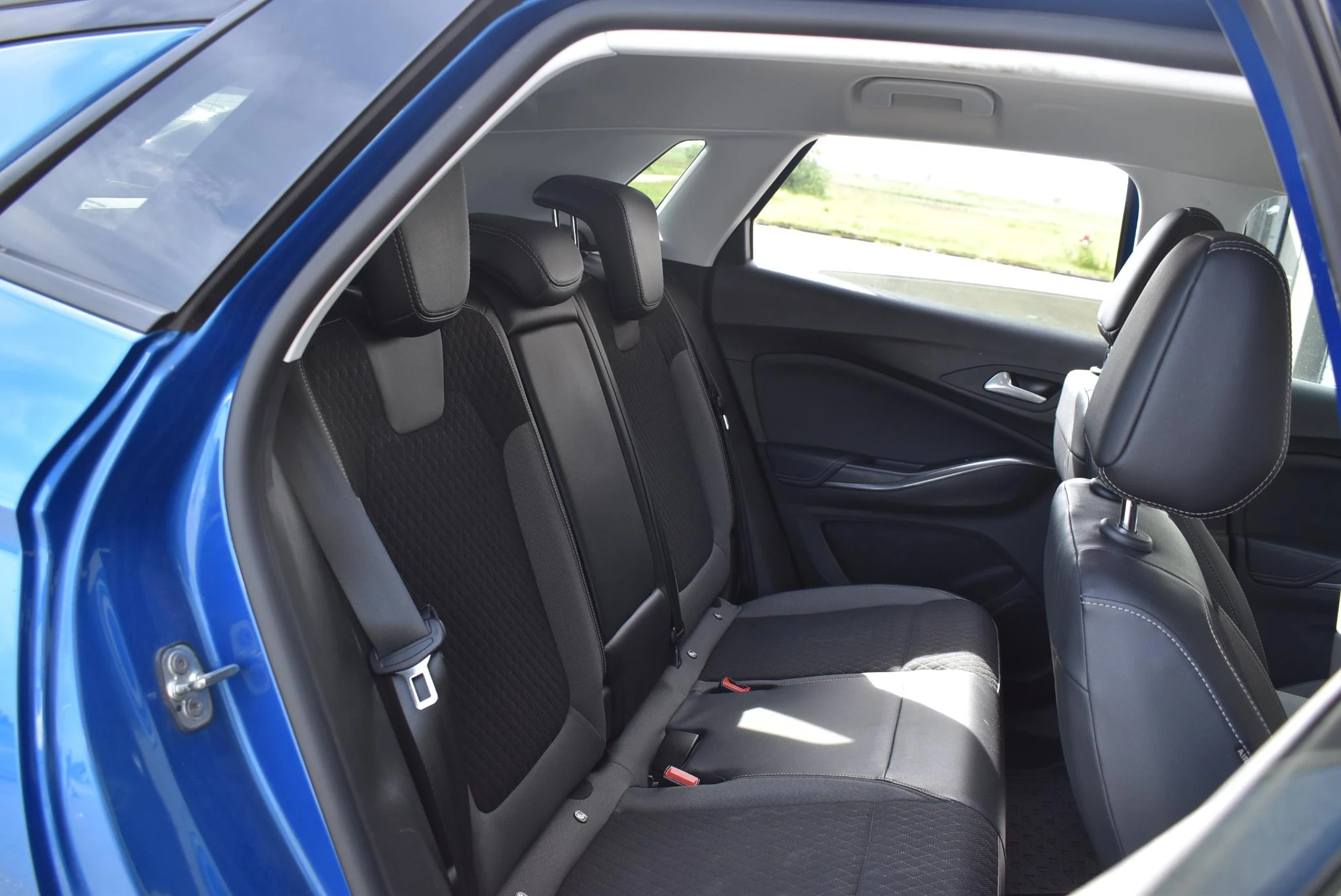 Opel Grandland X 1.6 Turbo Hybrid4 Elegance