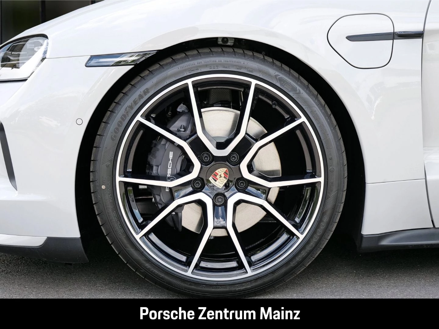 Porsche Taycan Sport Turismo Black Edition InnoDrive black edition