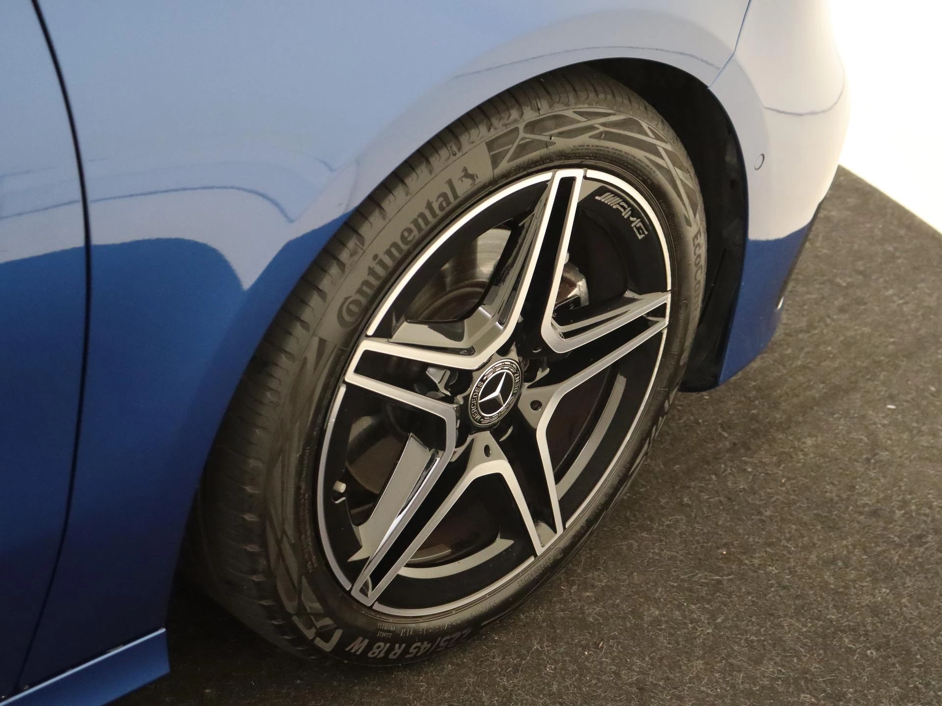 Mercedes-Benz-A-Klasse-image-9