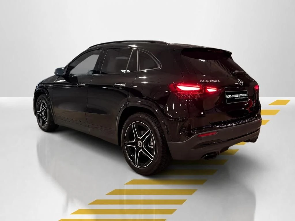 Mercedes-Benz-GLA 200 d-image-11