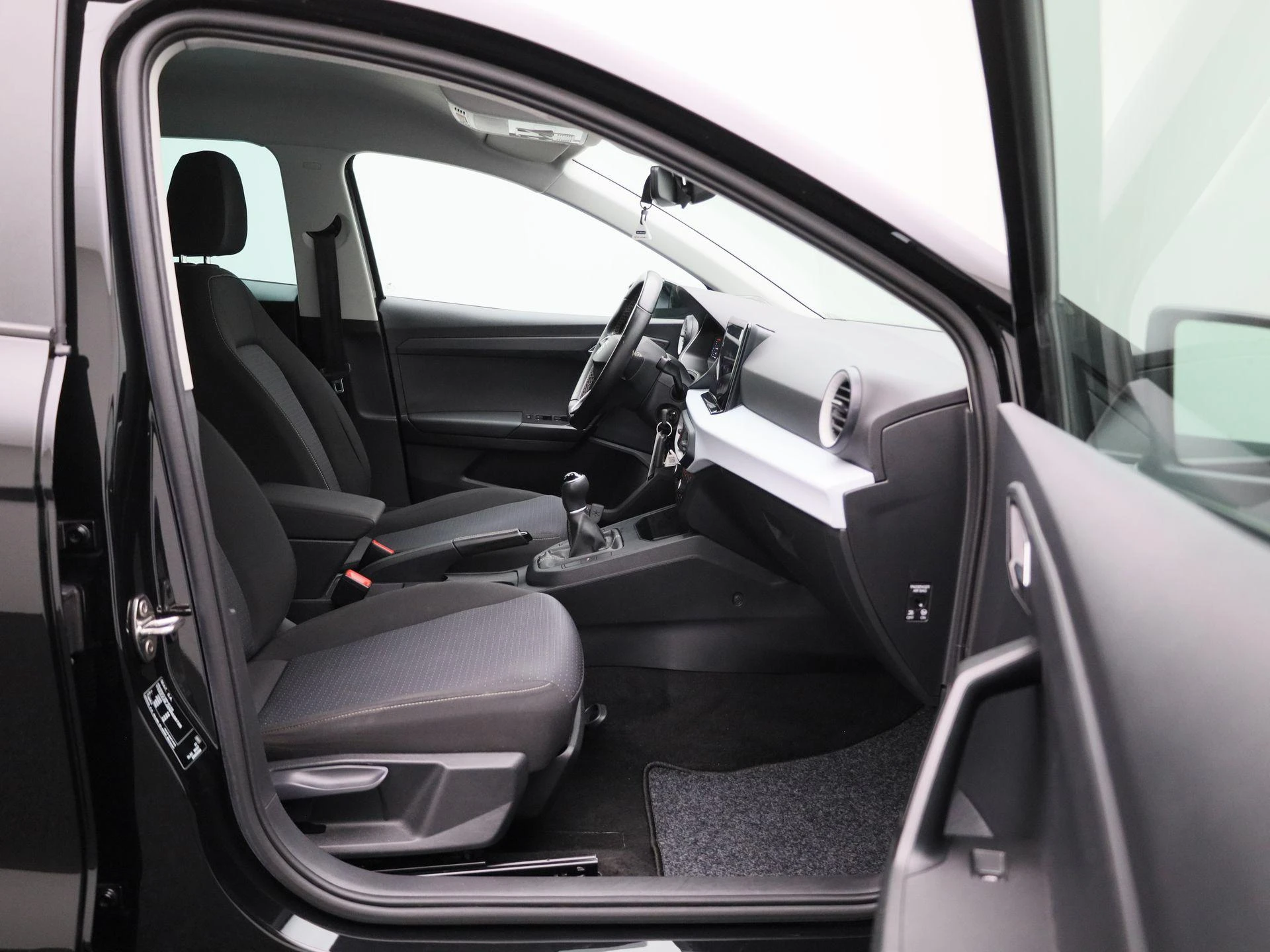 SEAT-Ibiza-image-31