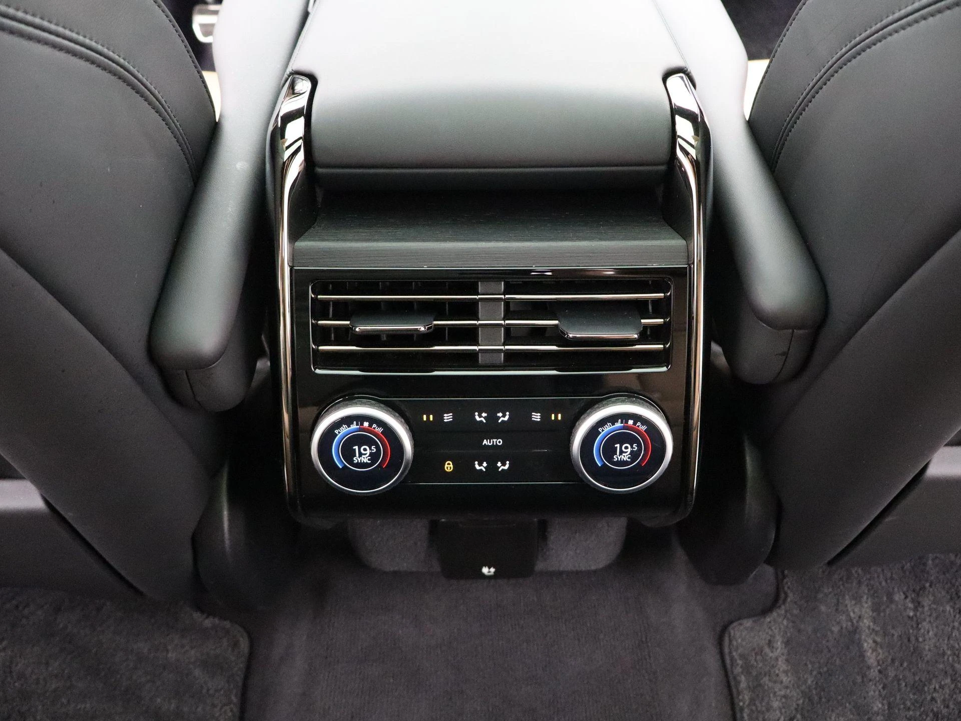 Land Rover-Range Rover Sport-image-7