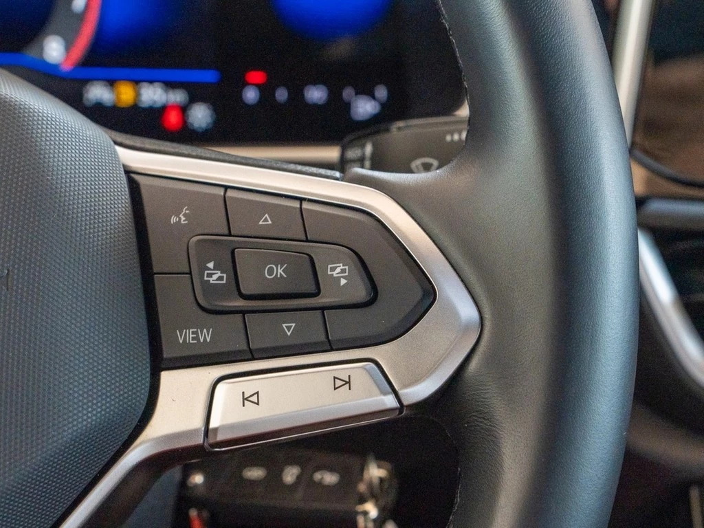 Volkswagen-T-Roc-image-17