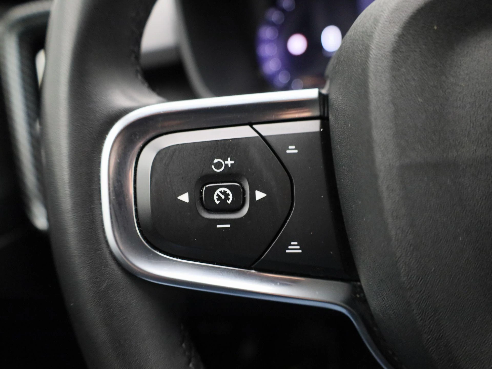 Volvo-XC40-image-20