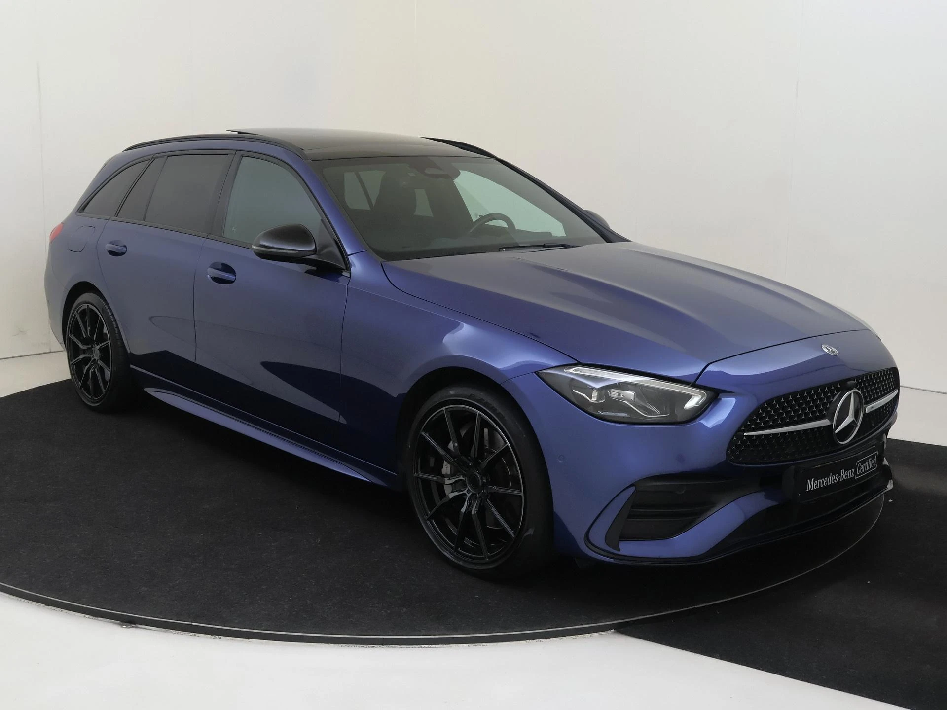 Mercedes-Benz-C-Klasse-image-1
