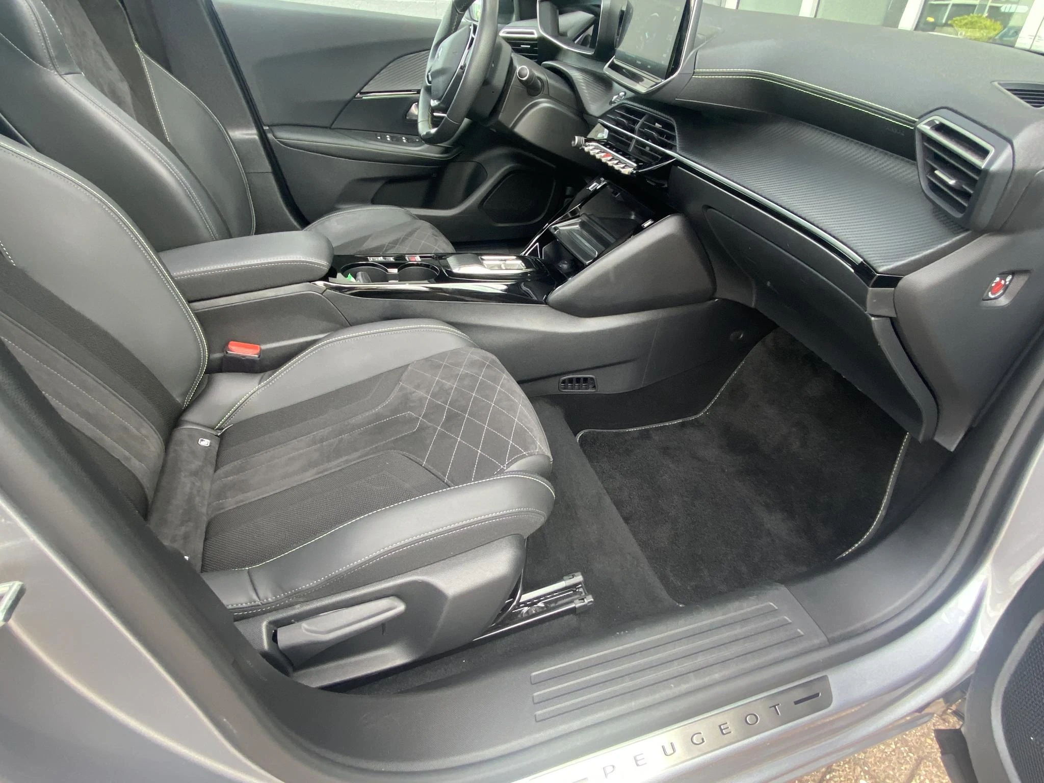 Peugeot-e-2008-image-20