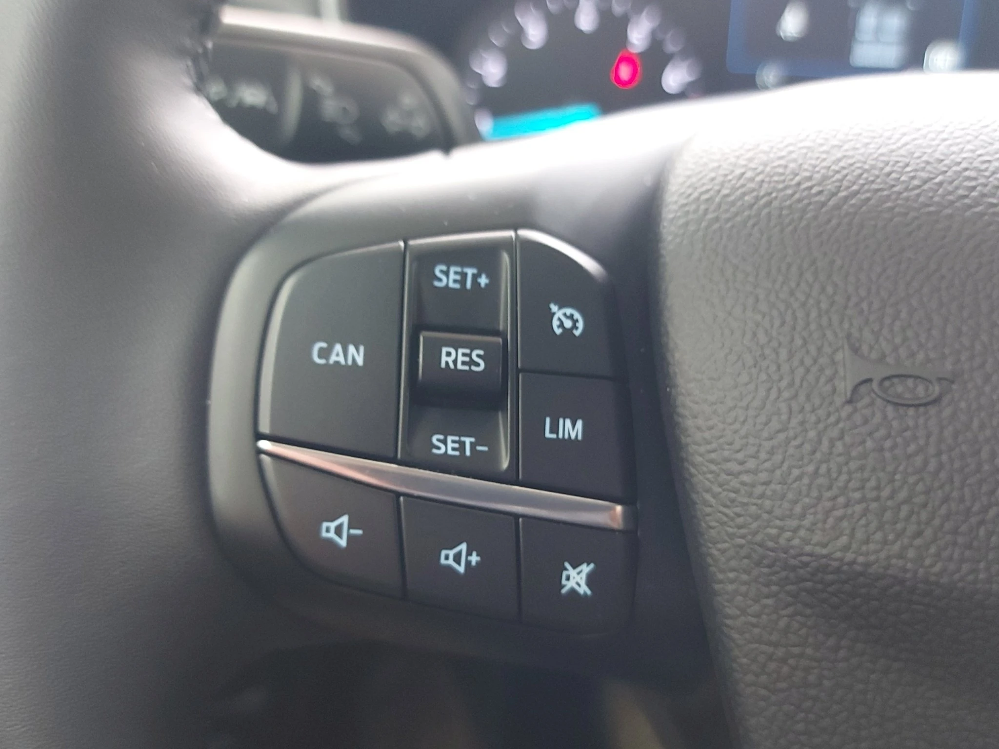 Ford Focus Titanium 1.0 EcoBoost Hybr. 114kW 7-Gang Automatik Kombi