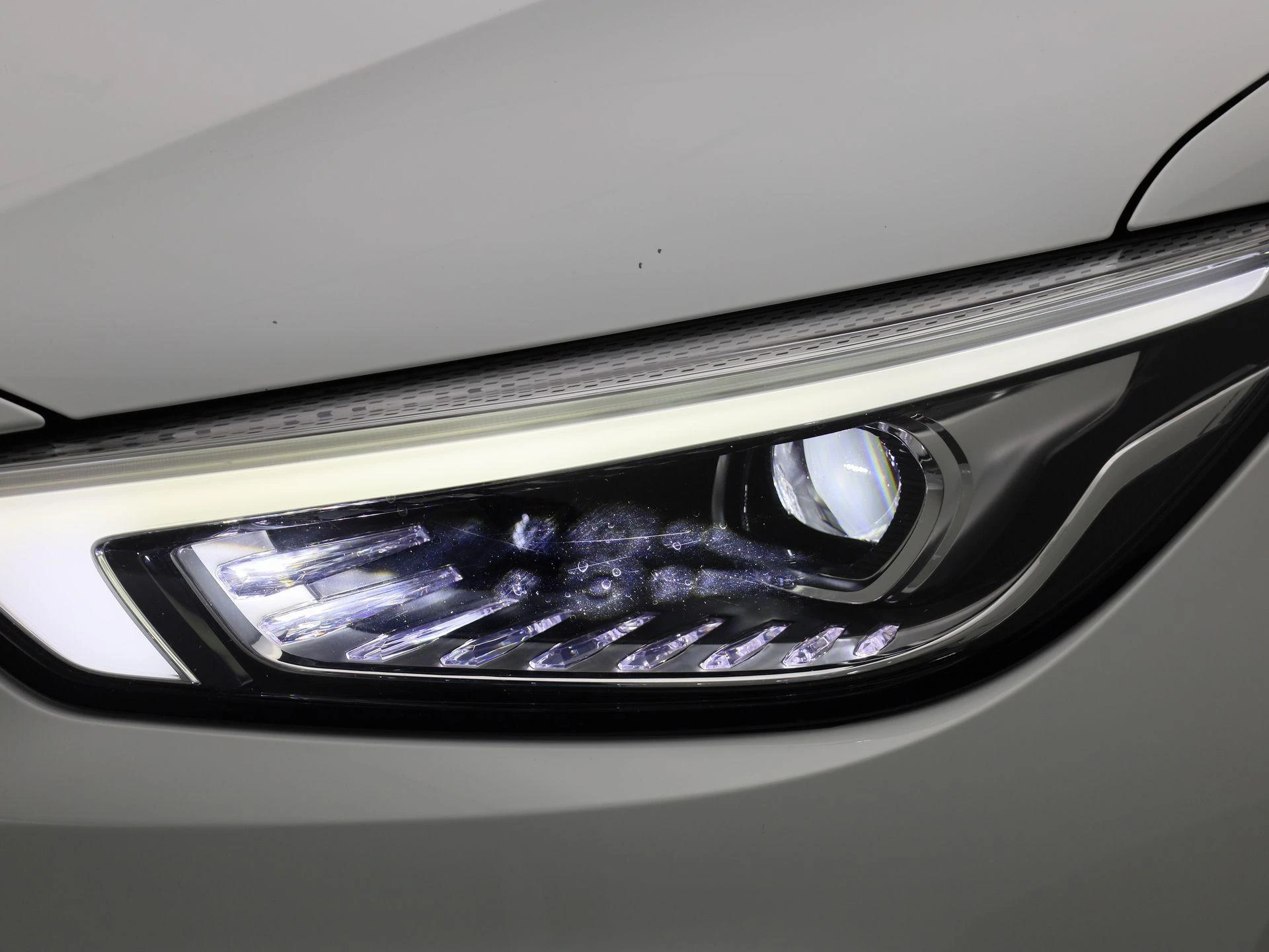 MG-ZS EV-image-13