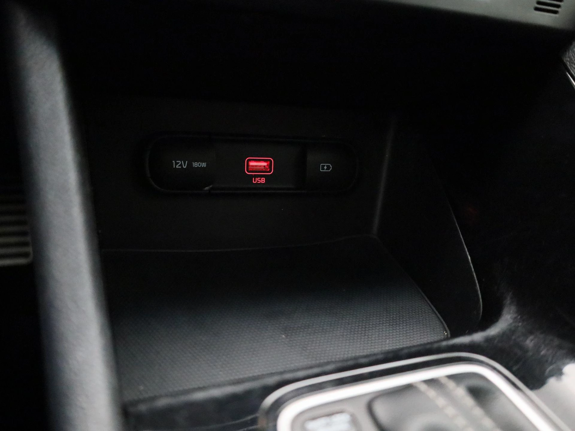 Kia-Niro-image-23