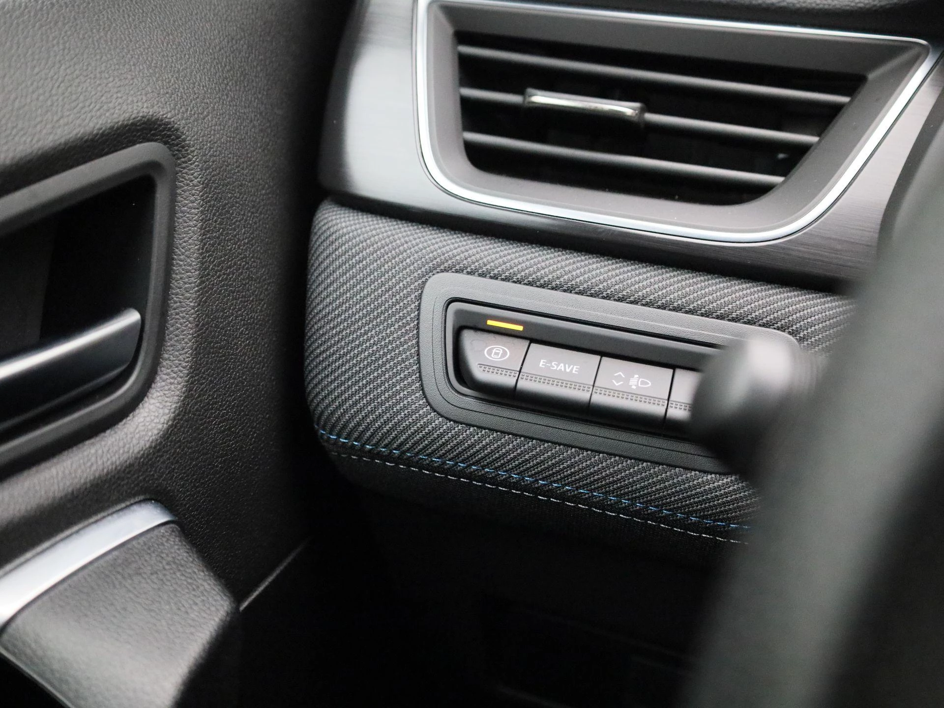 Renault-Captur-image-23