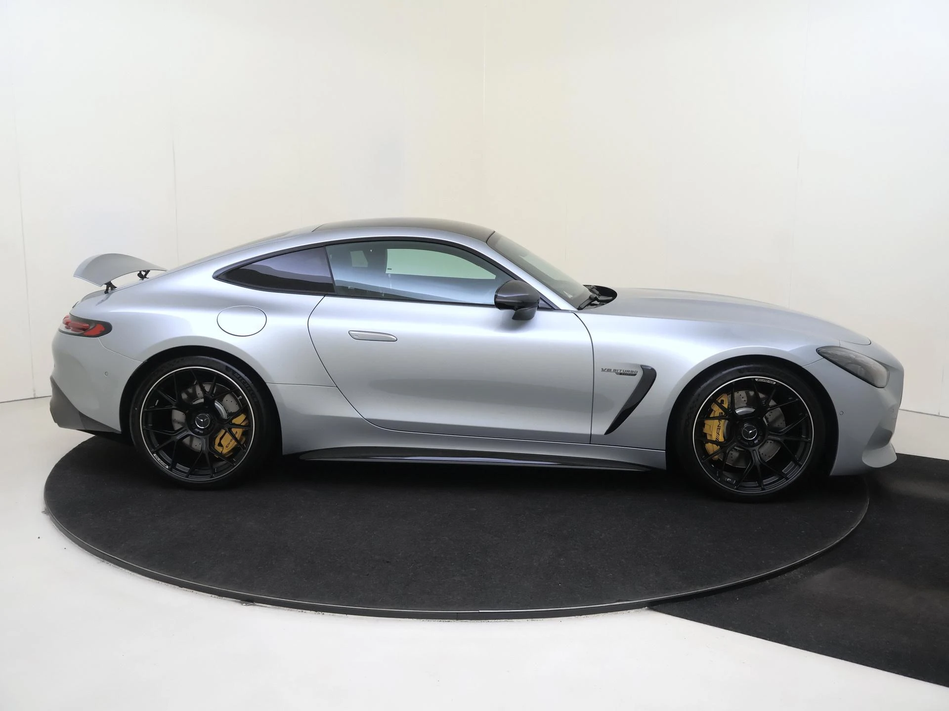 Mercedes-AMG-GT-image-8