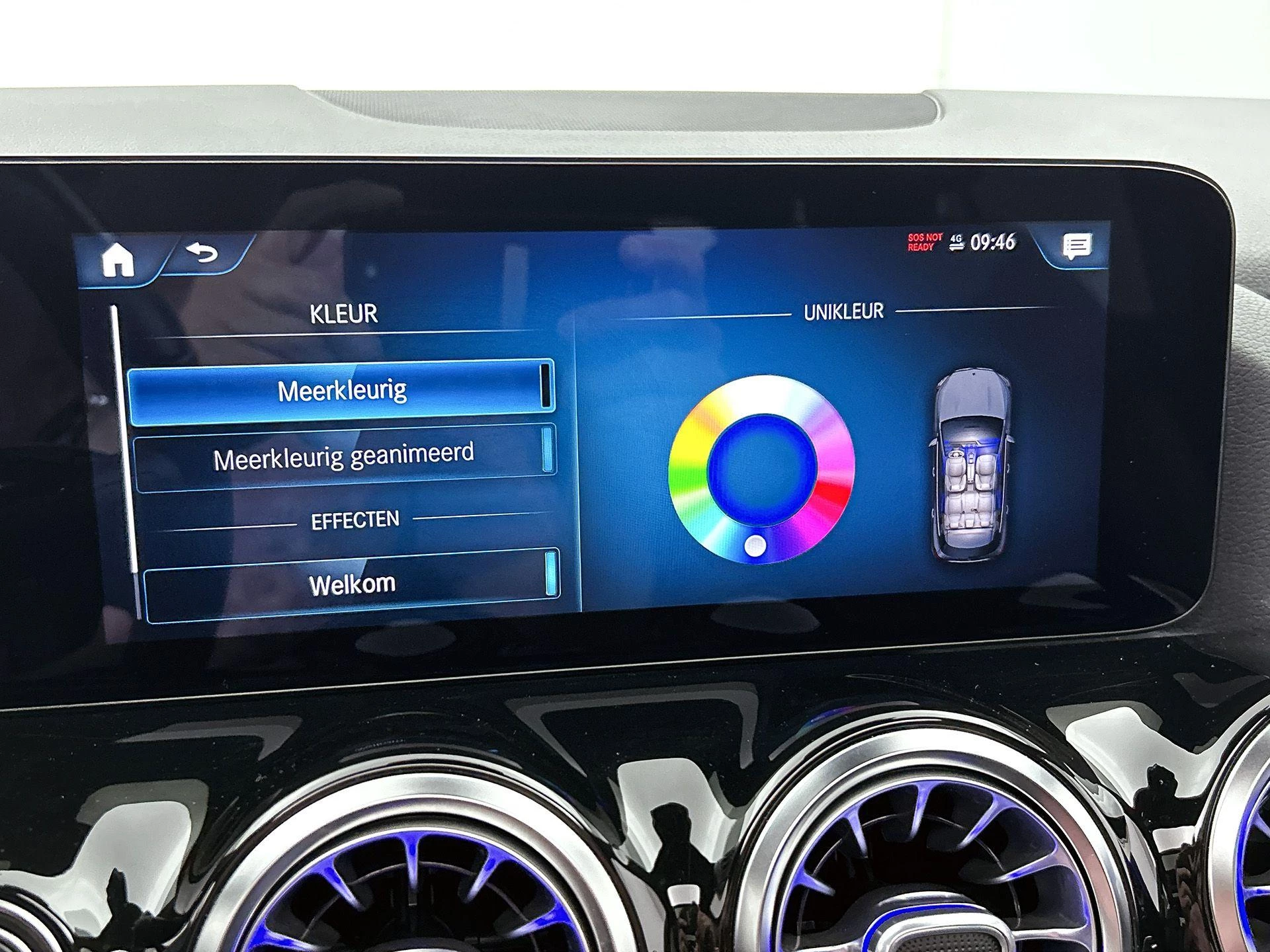 Mercedes-Benz-GLA-image-45