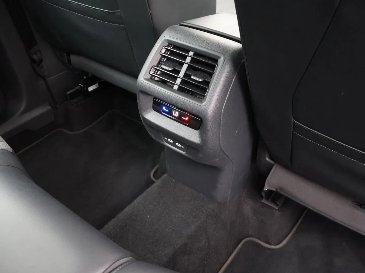 Volkswagen Tayron VW Tayron 1.5eTSI mHEV 150PK *AUTOMAAT*360°CAMERA*7 ZITPLAATSEN*ACC*PDC*NAVI*APP-CONNECT*LED*...*