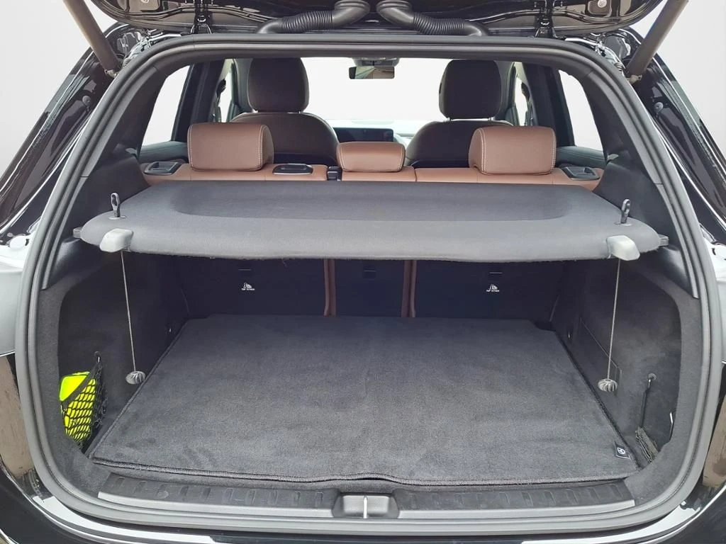 Mercedes-Benz-GLA 180 d-image-11