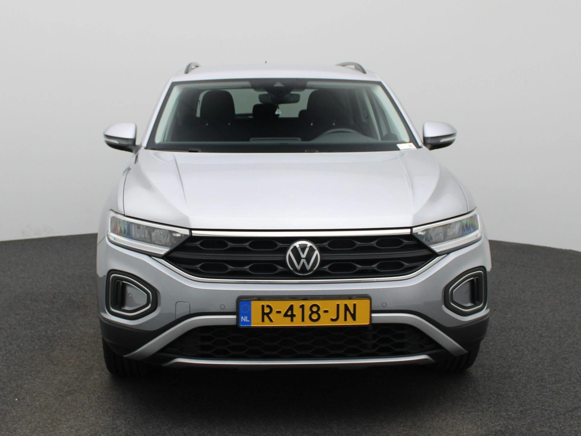 Volkswagen-T-Roc-image-2