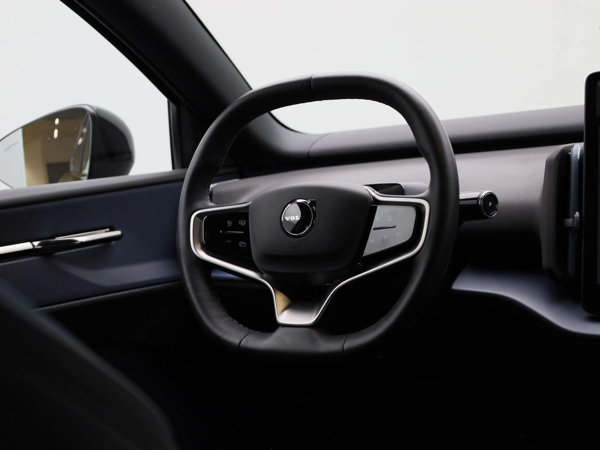 Volvo-EX30-image-32
