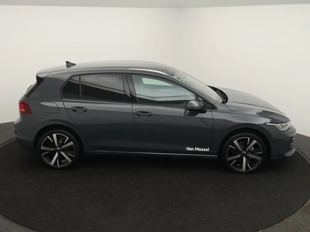 Volkswagen-Golf-image-9