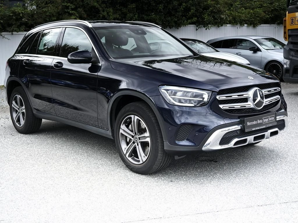 Mercedes-Benz-GLC 300 de-image-4