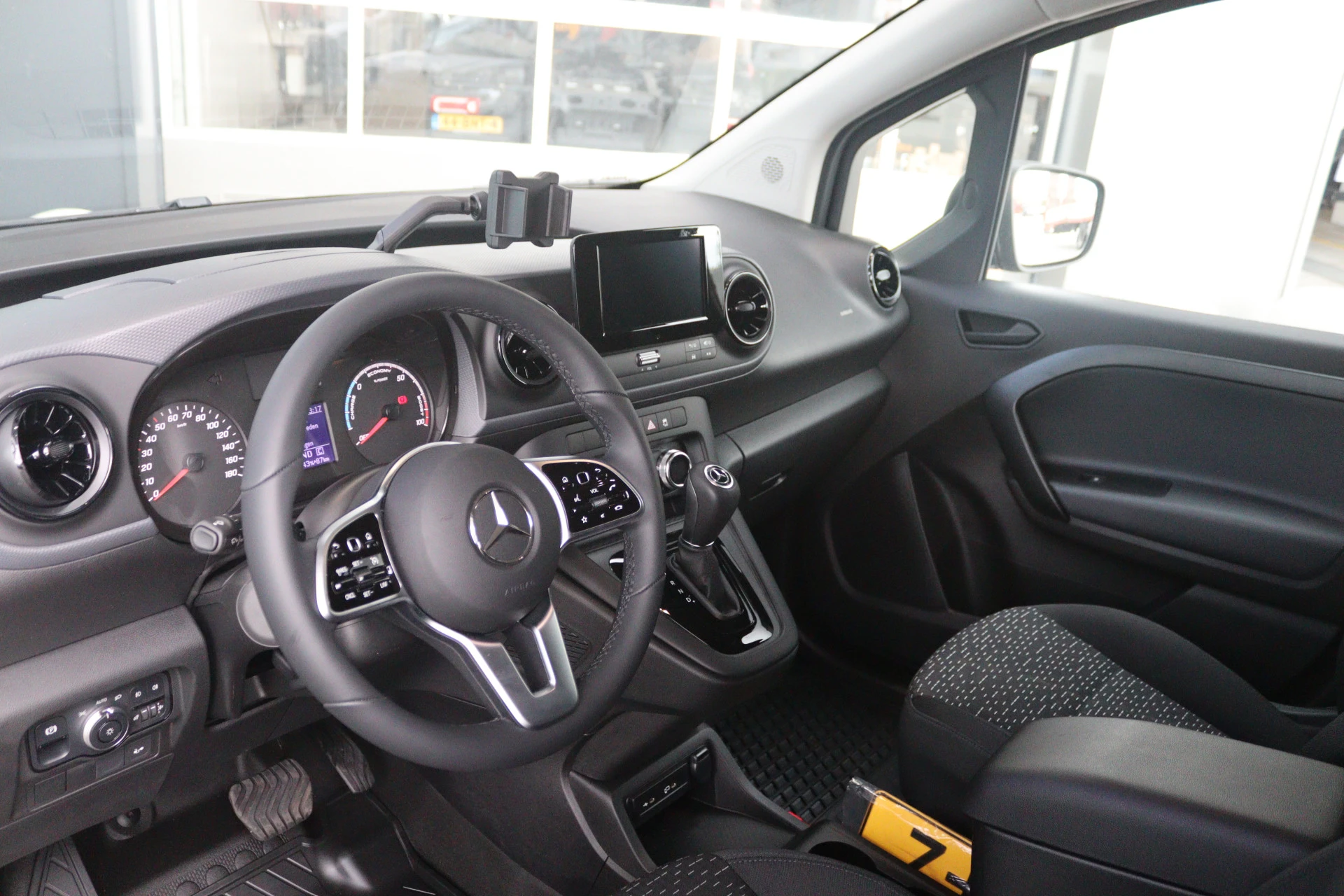Mercedes-Benz-eCitan-image-3