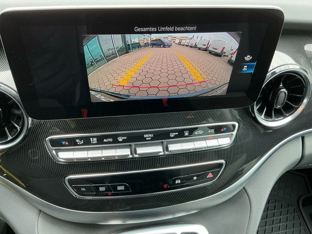 Mercedes-Benz-V-Klasse 300-image-15