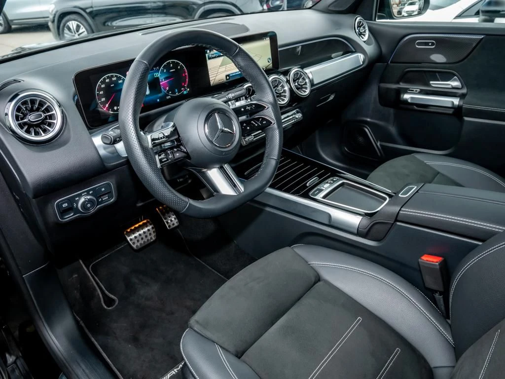 Mercedes-Benz-GLB 200 d-image-8