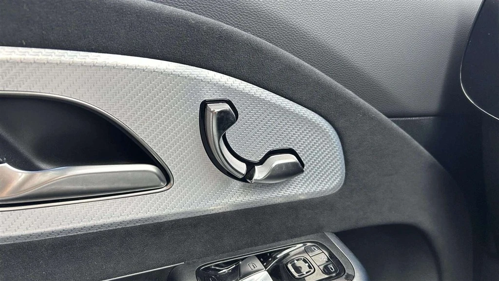 Mercedes-Benz-CLA-image-10