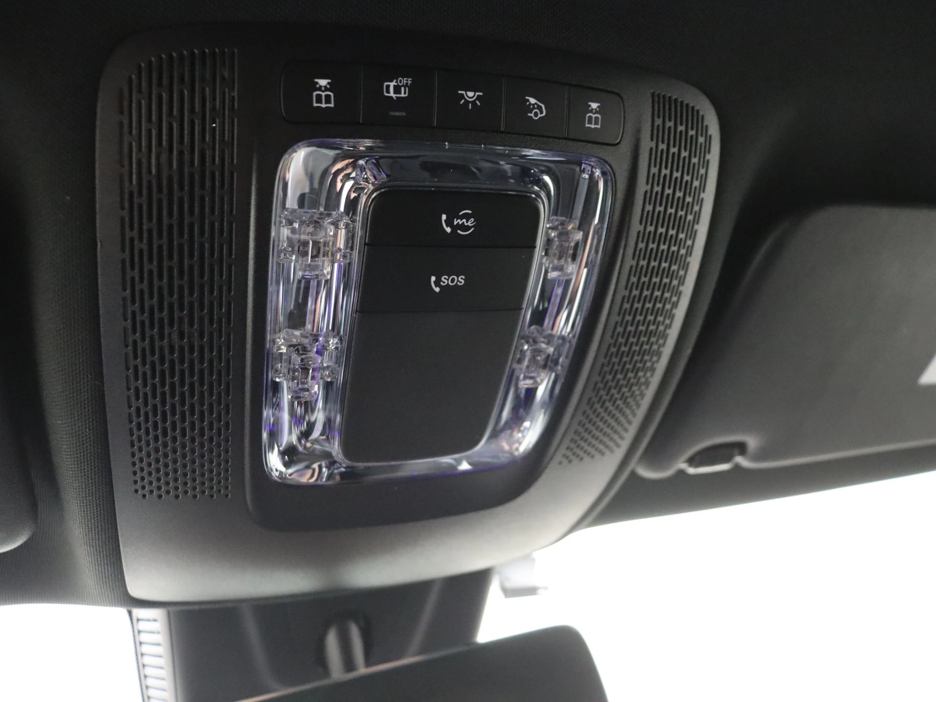 Mercedes-Benz-EQA-image-22