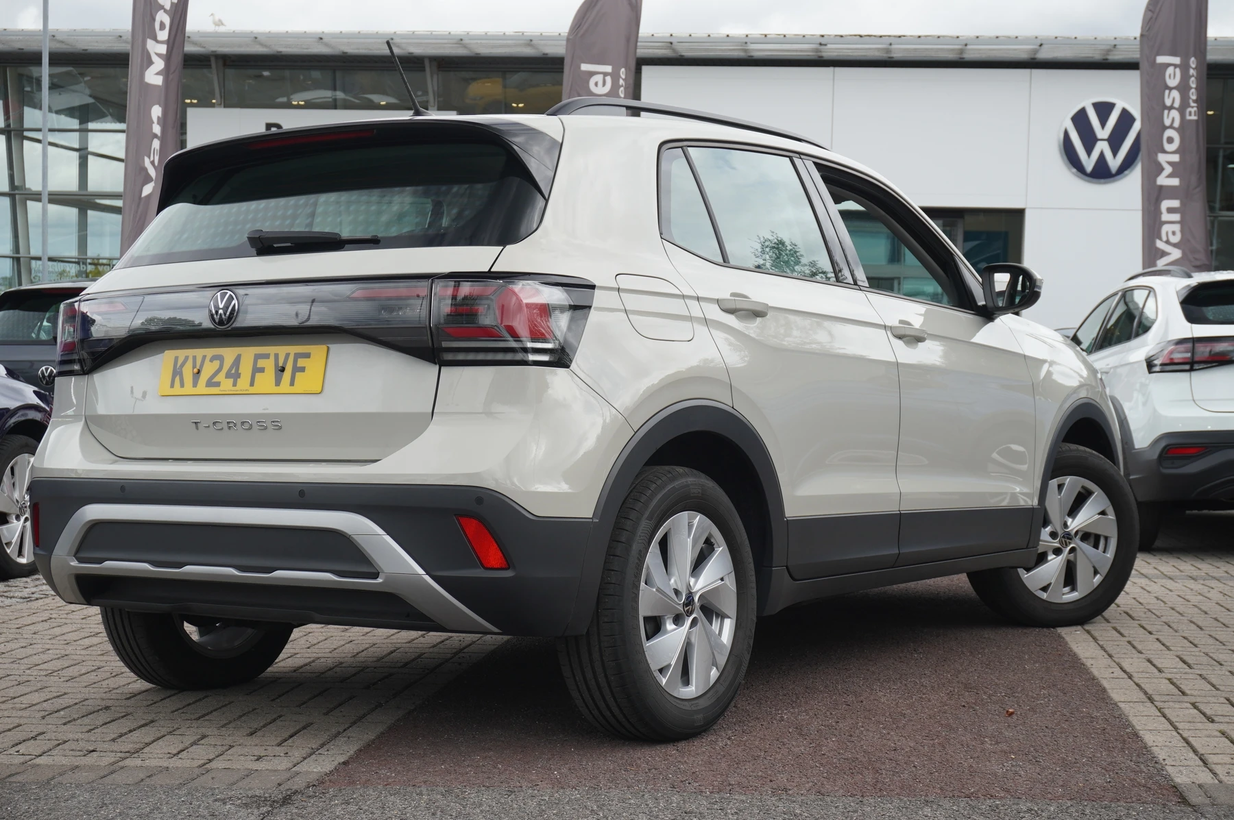 Volkswagen-T-Cross-image-14
