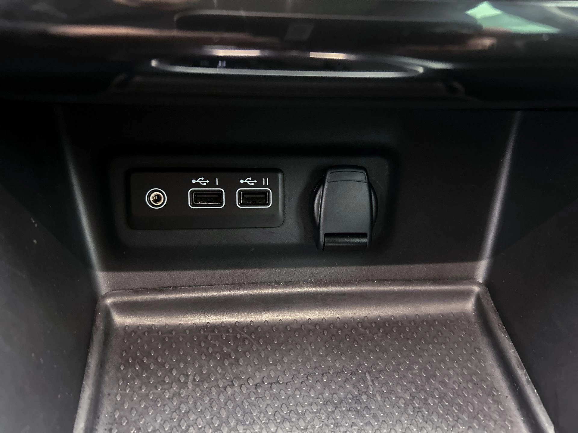 Renault-Mégane Estate-image-23