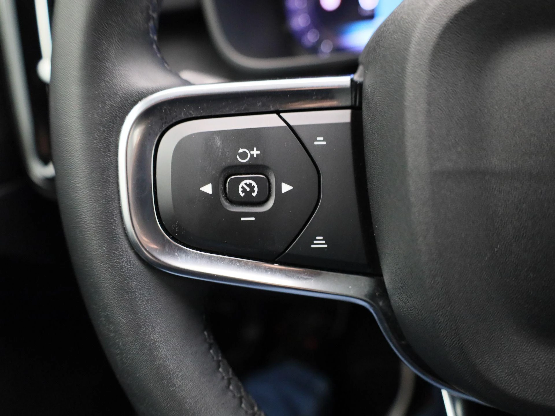 Volvo-XC40-image-19