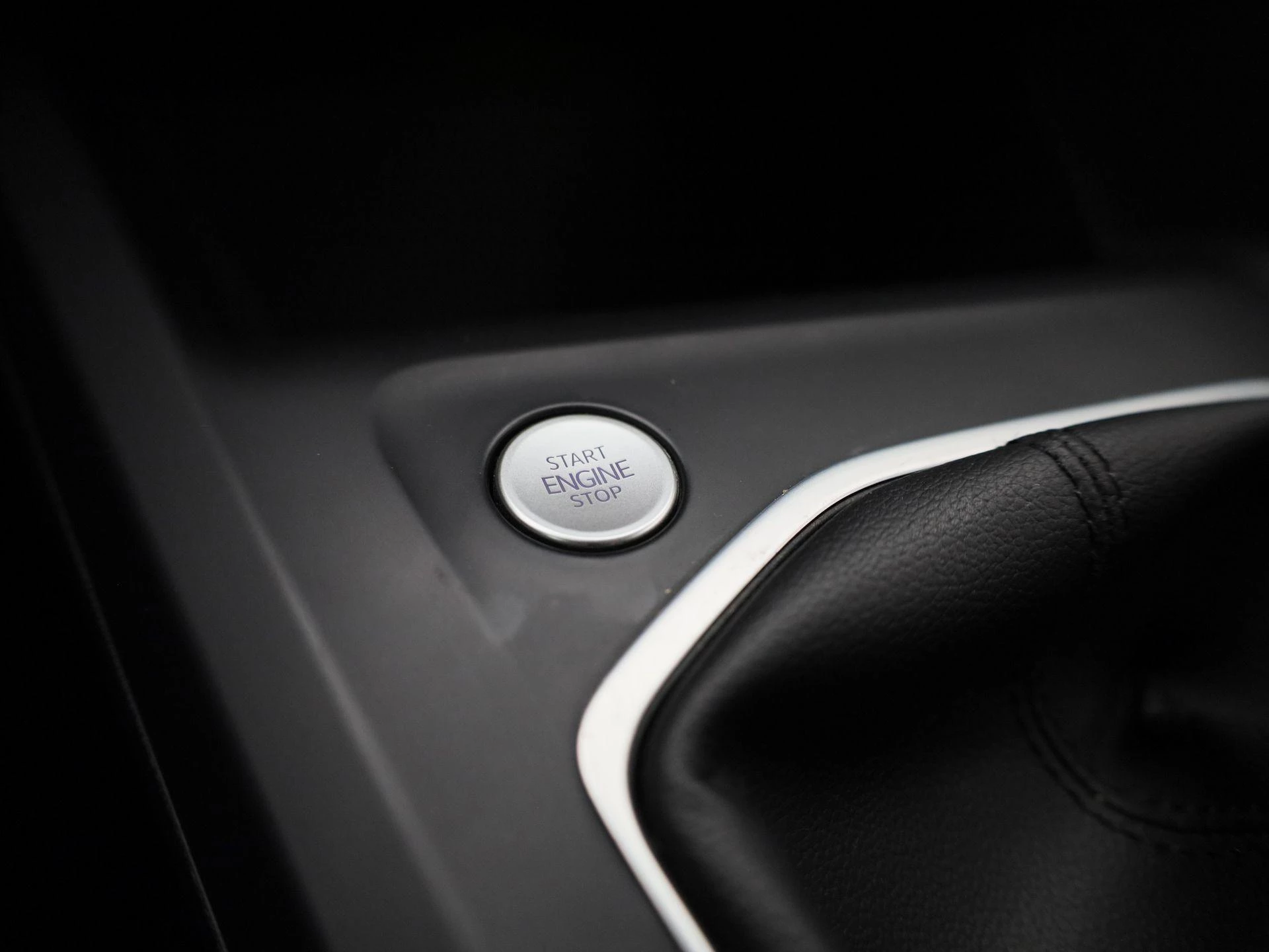 Volkswagen-Golf-image-27
