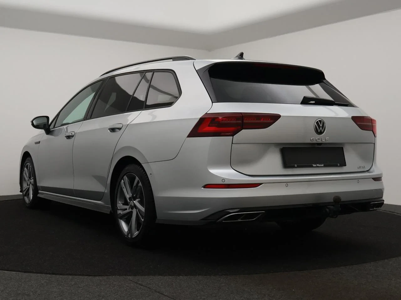 Volkswagen-Golf-image-2