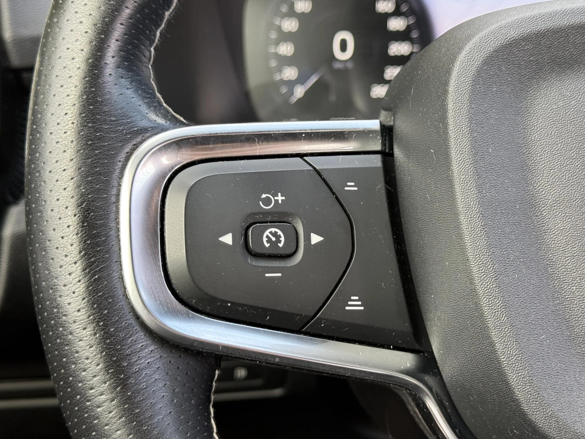 Volvo-XC40-image-23