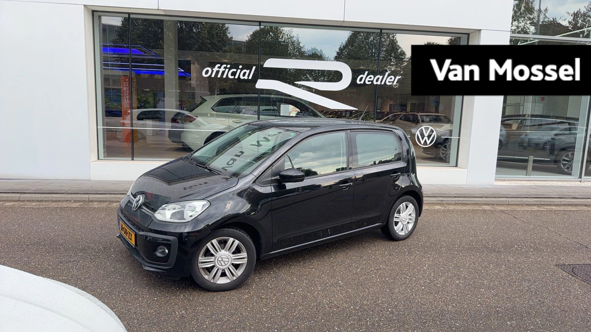 Volkswagen-up!-image-0