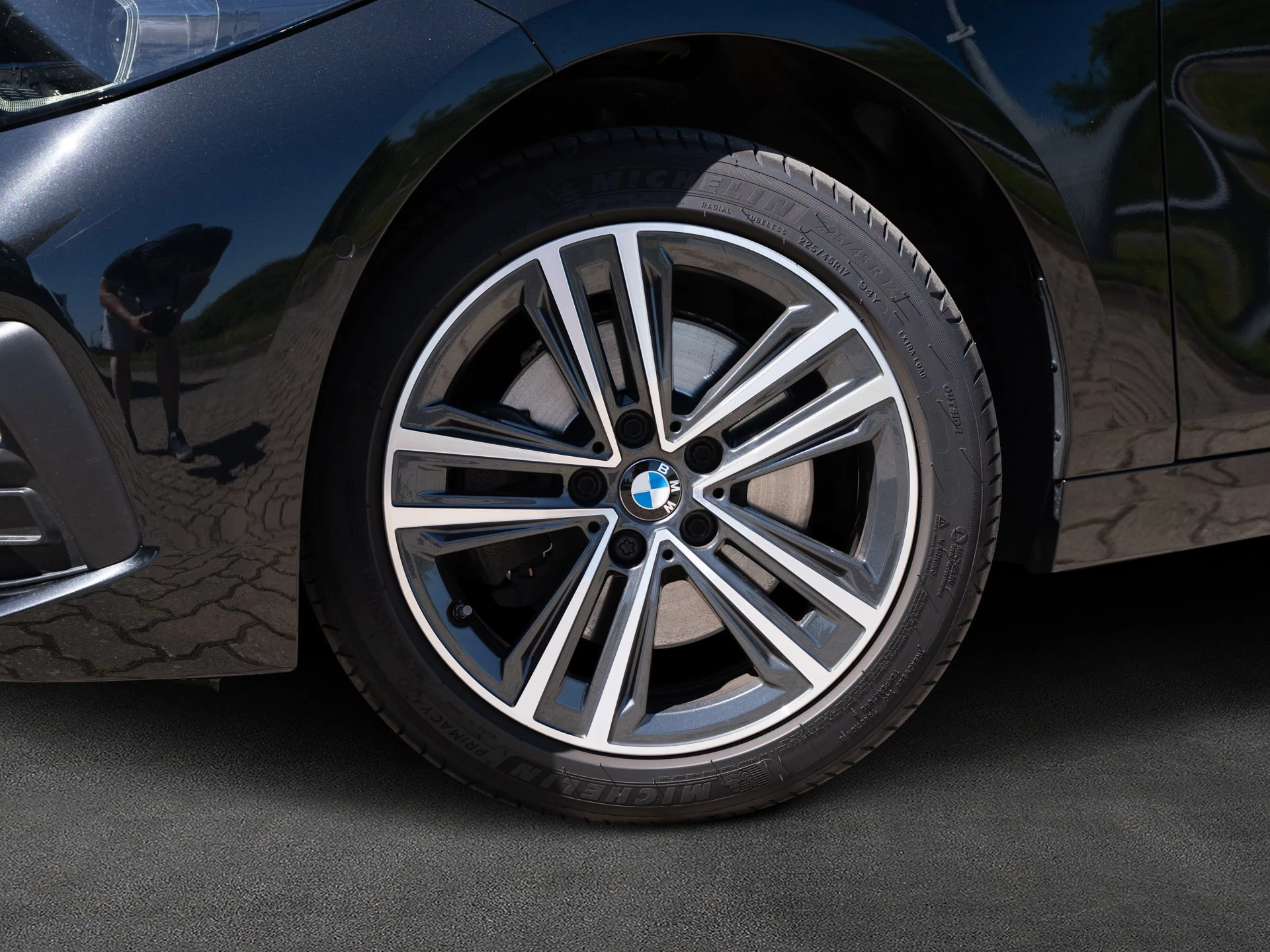 BMW 1er Reihe 118i Aut. Advantage. 17 Zoll. Driving Assist. Adaptiver LED Scheinwerfer