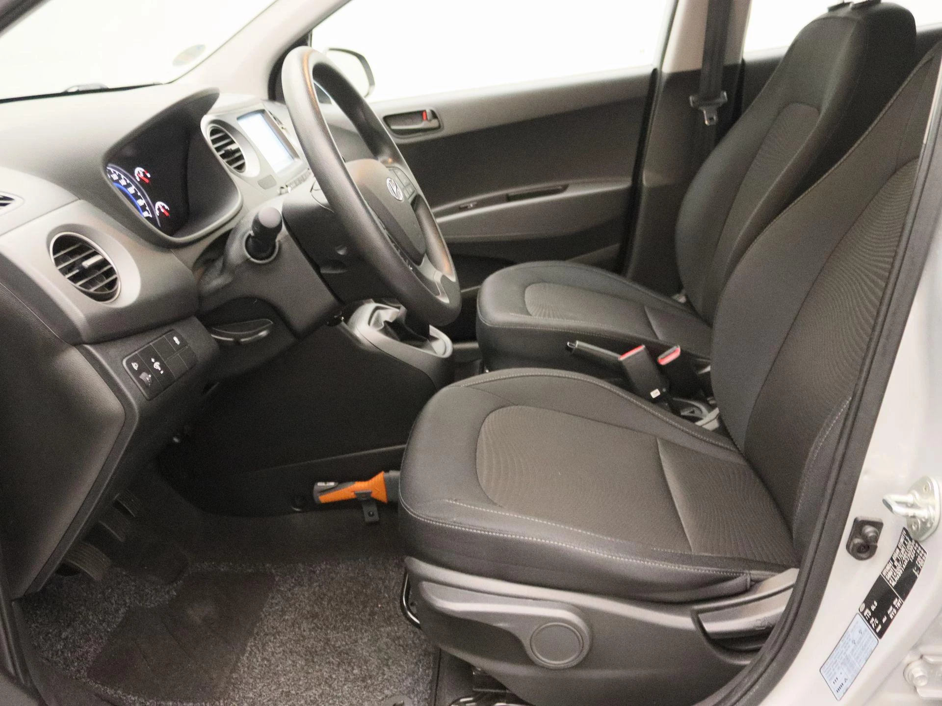 Hyundai-i10-image-12