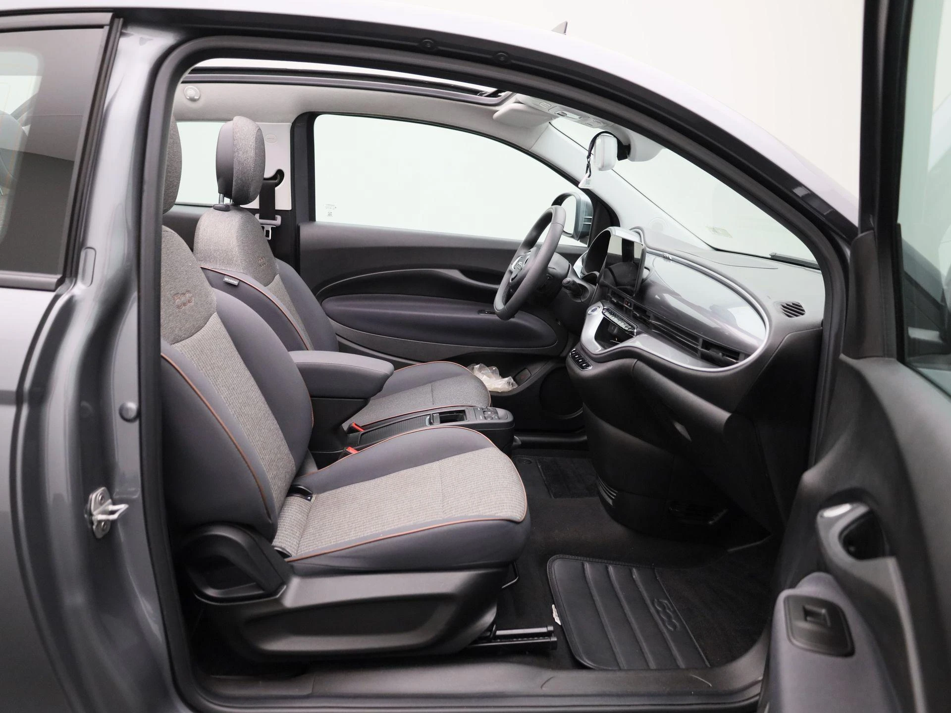 Fiat-500C-image-33