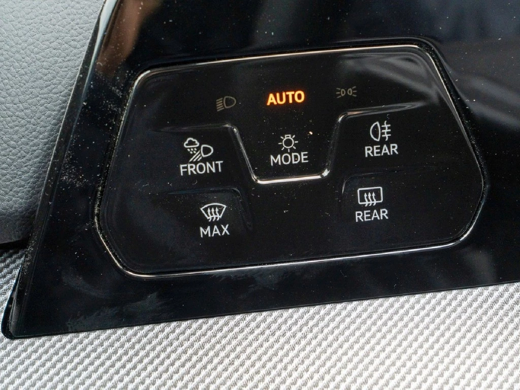 Volkswagen-Golf-image-20