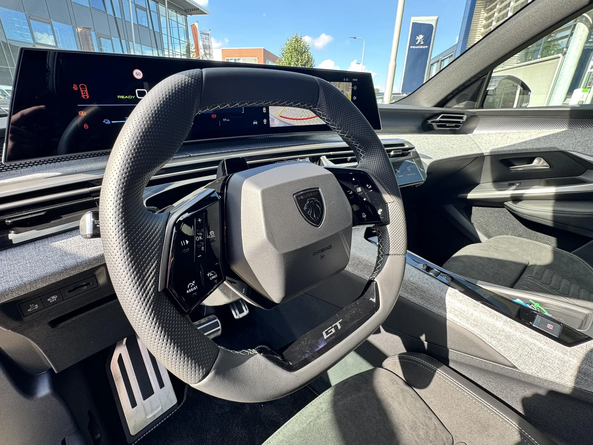 Peugeot-e-5008-image-17